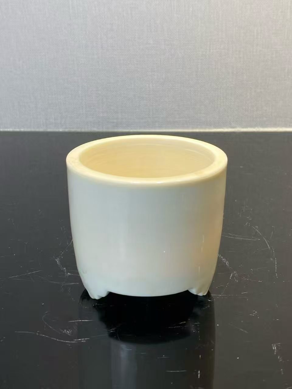 德化窑白釉三足筒式炉