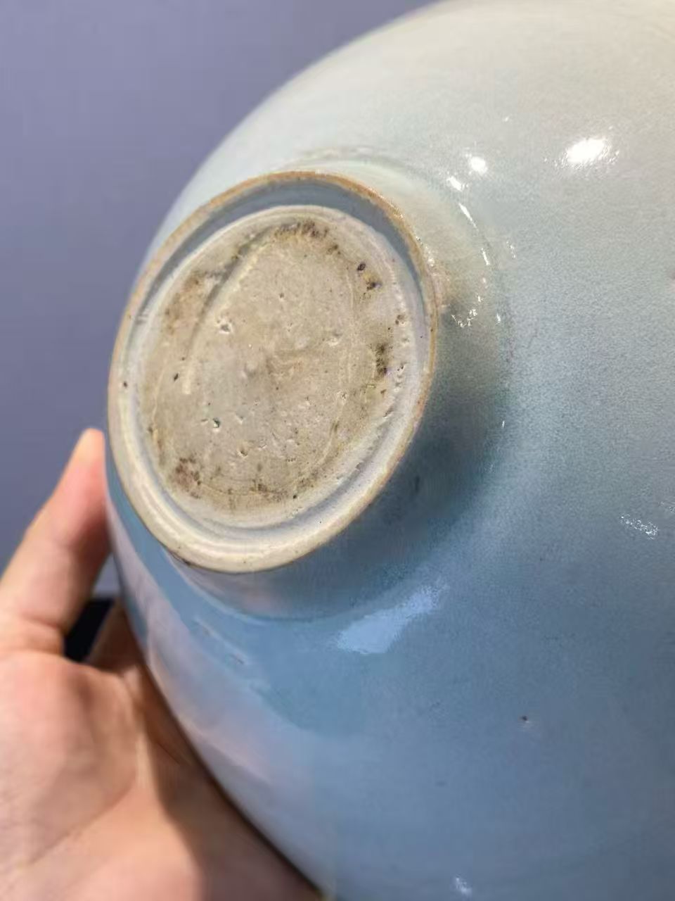 湖田窑青白釉暗刻大头娃娃斗笠碗