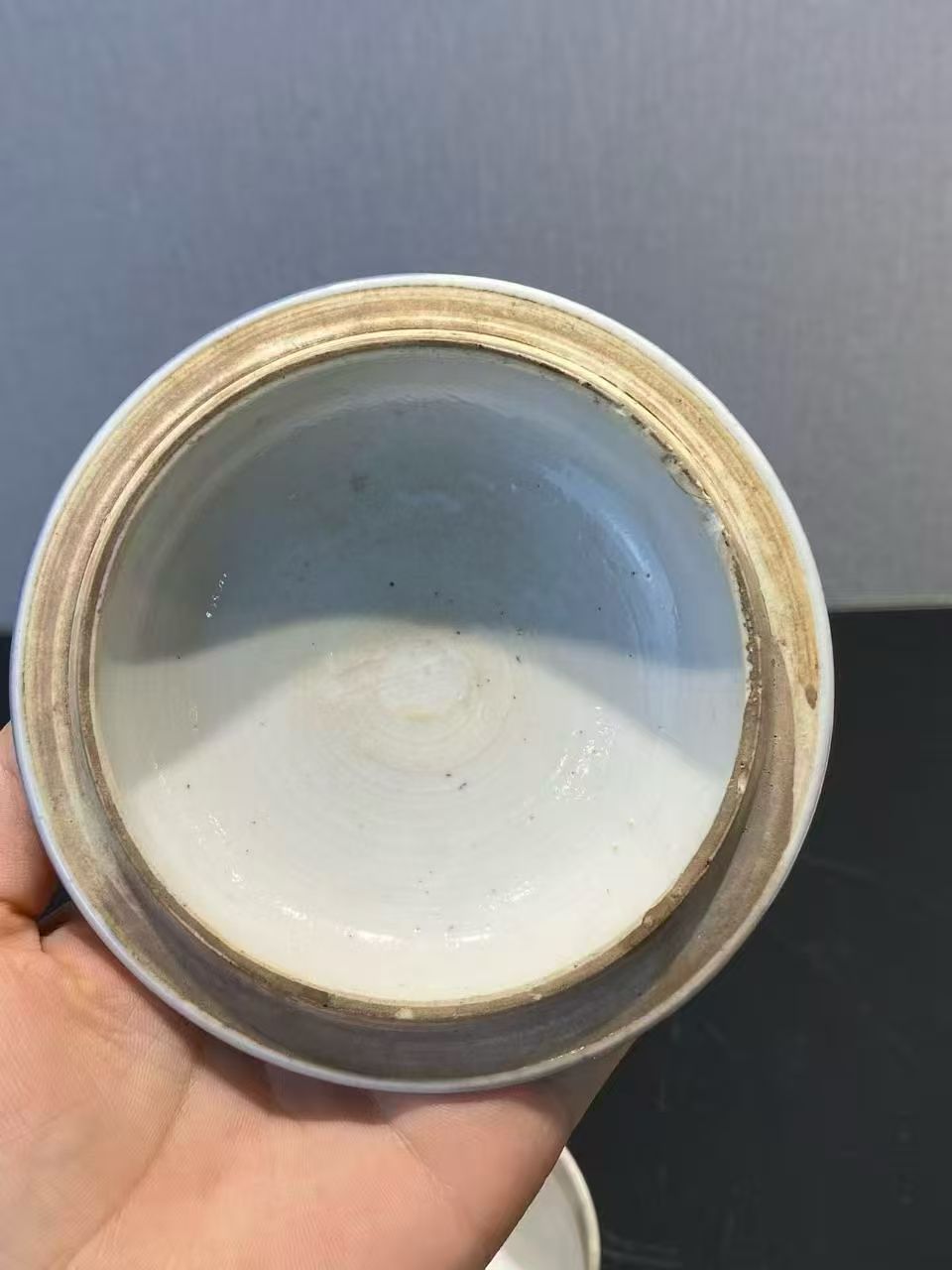 霁蓝釉描金盖盅