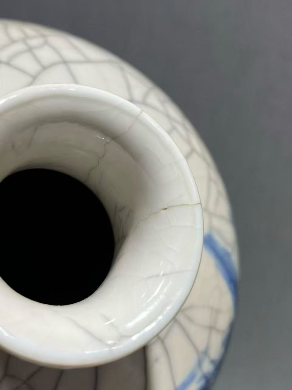 浆胎青花陶渊明爱菊梅瓶（有原盒）款：大清康熙年制