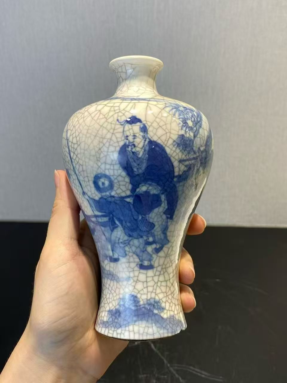 浆胎青花陶渊明爱菊梅瓶（有原盒）款：大清康熙年制