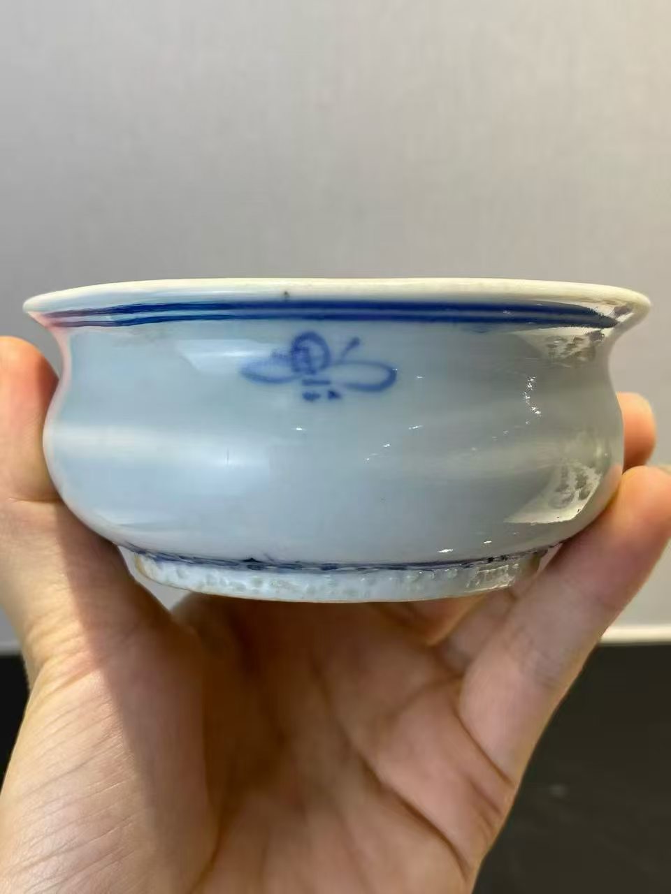 青花荷花纹小香炉