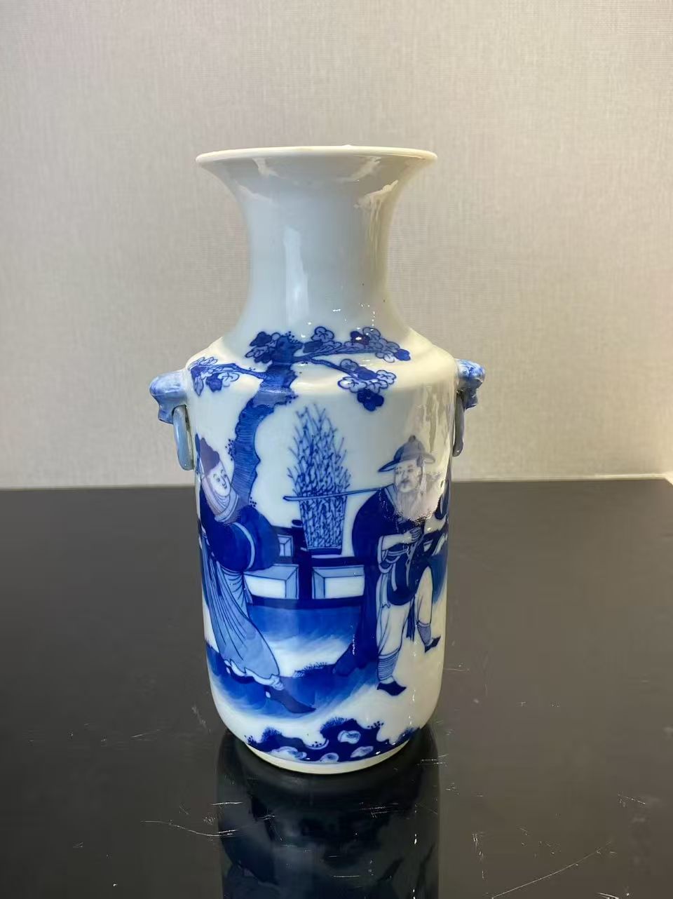 青花书生樵夫铺首瓶