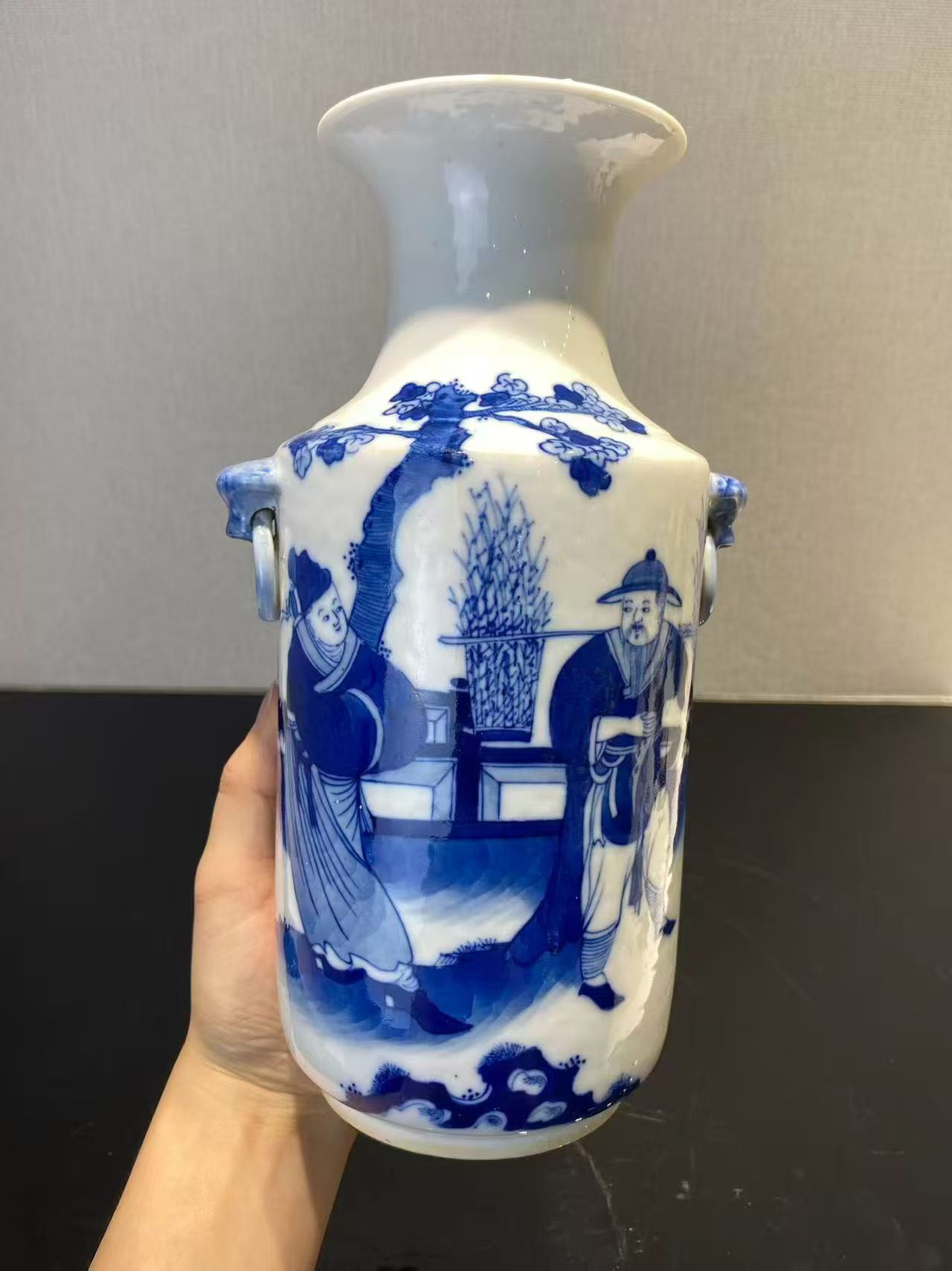 青花书生樵夫铺首瓶