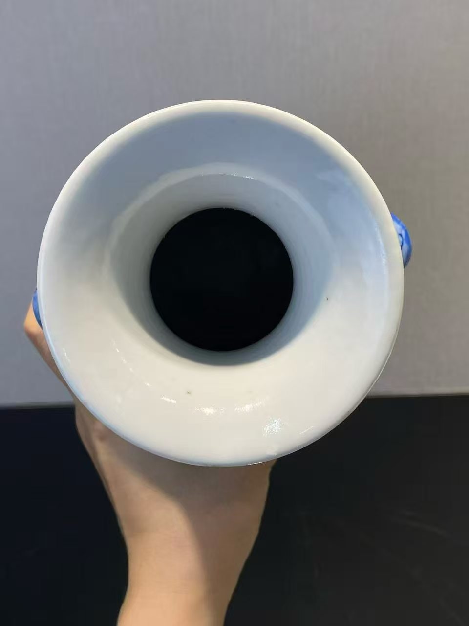 青花书生樵夫铺首瓶