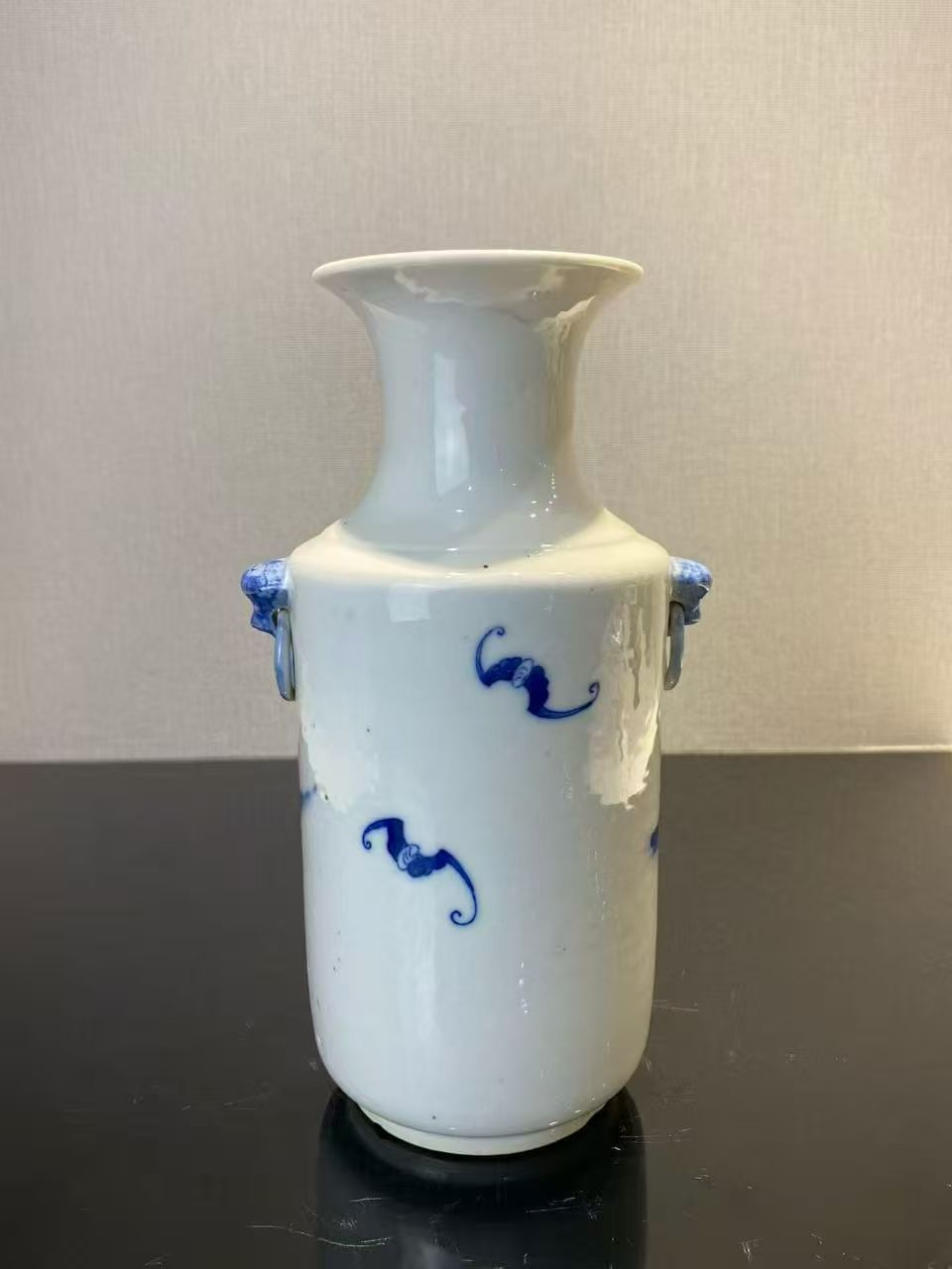 青花书生樵夫铺首瓶