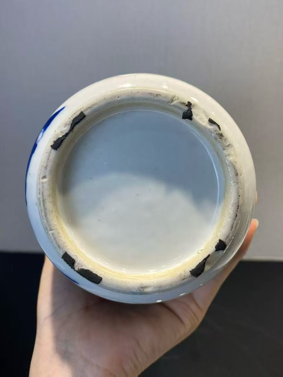 青花书生樵夫铺首瓶