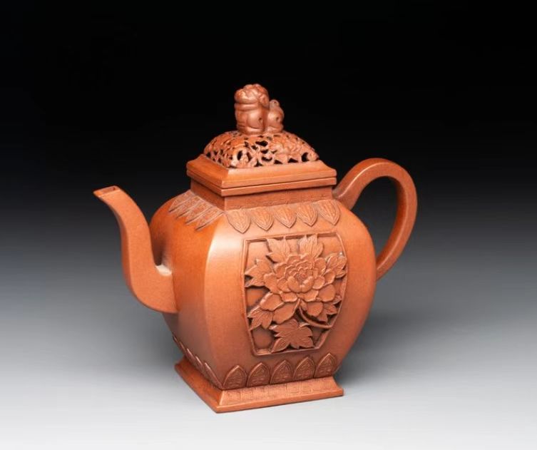 宜兴粗陶茶壶带盖