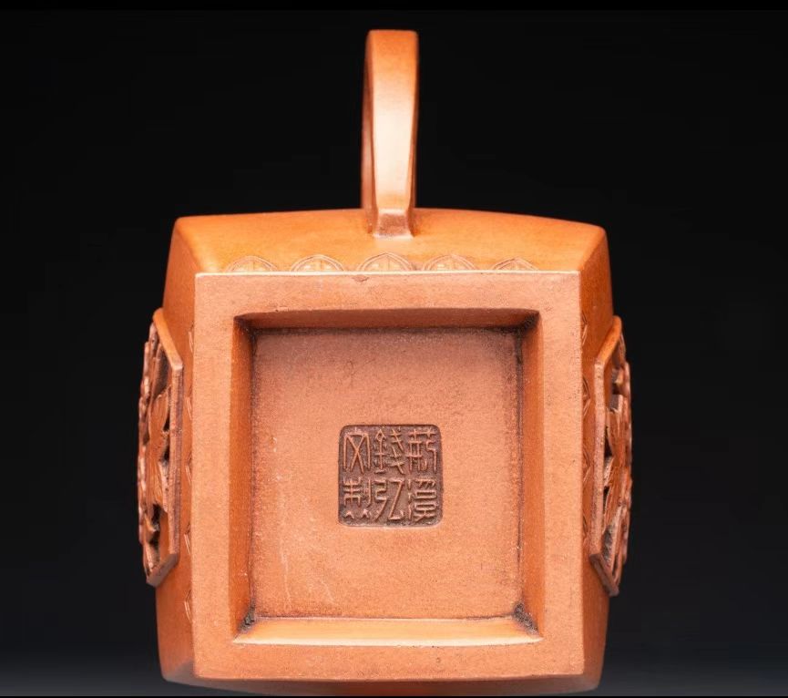 宜兴粗陶茶壶带盖