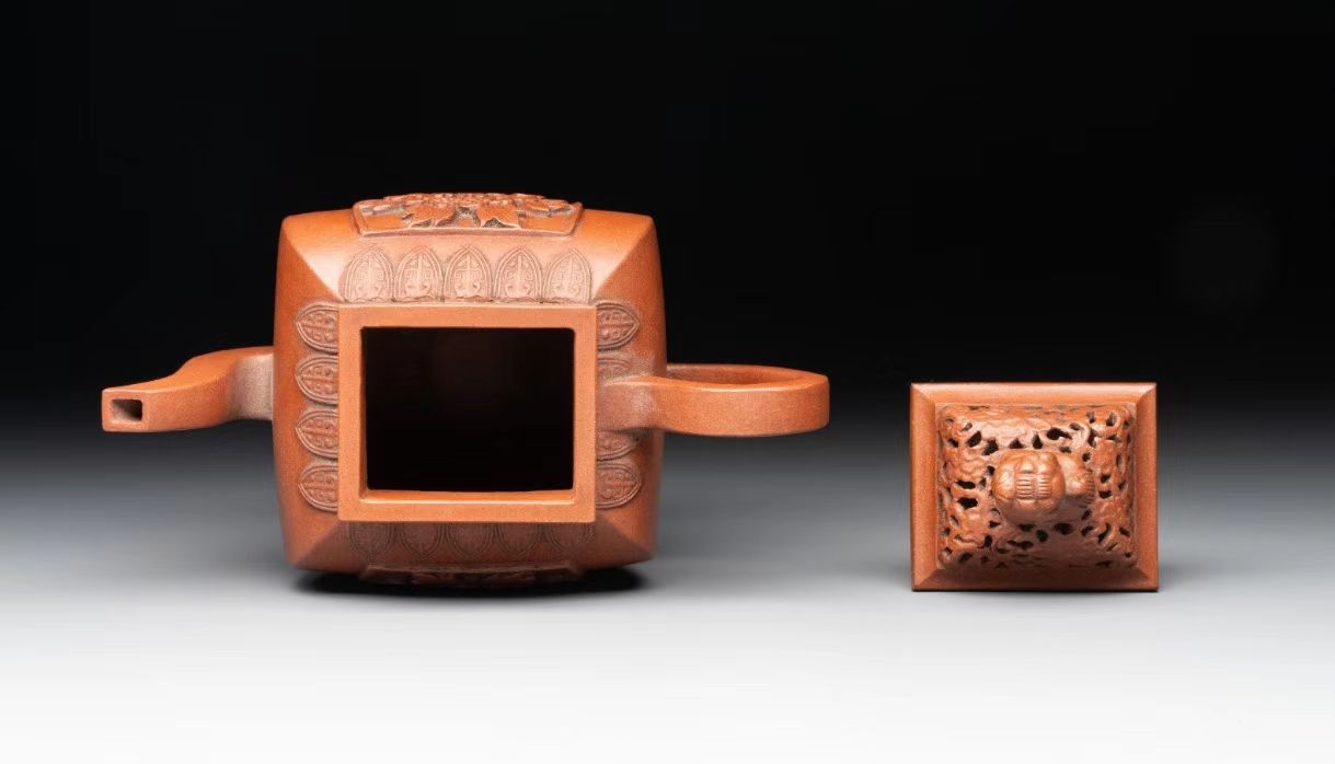 宜兴粗陶茶壶带盖