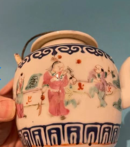 同治玫瑰瓷茶壶