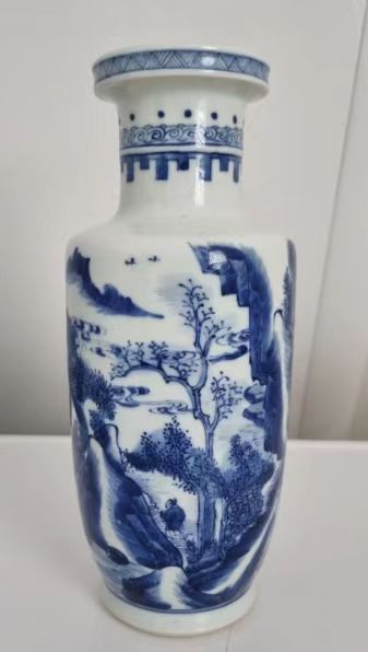 青花山水渔人纹瓶