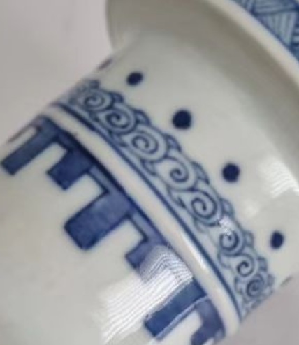 青花山水渔人纹瓶