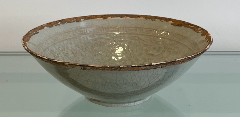 宋湖田窑影青印花芒口碗