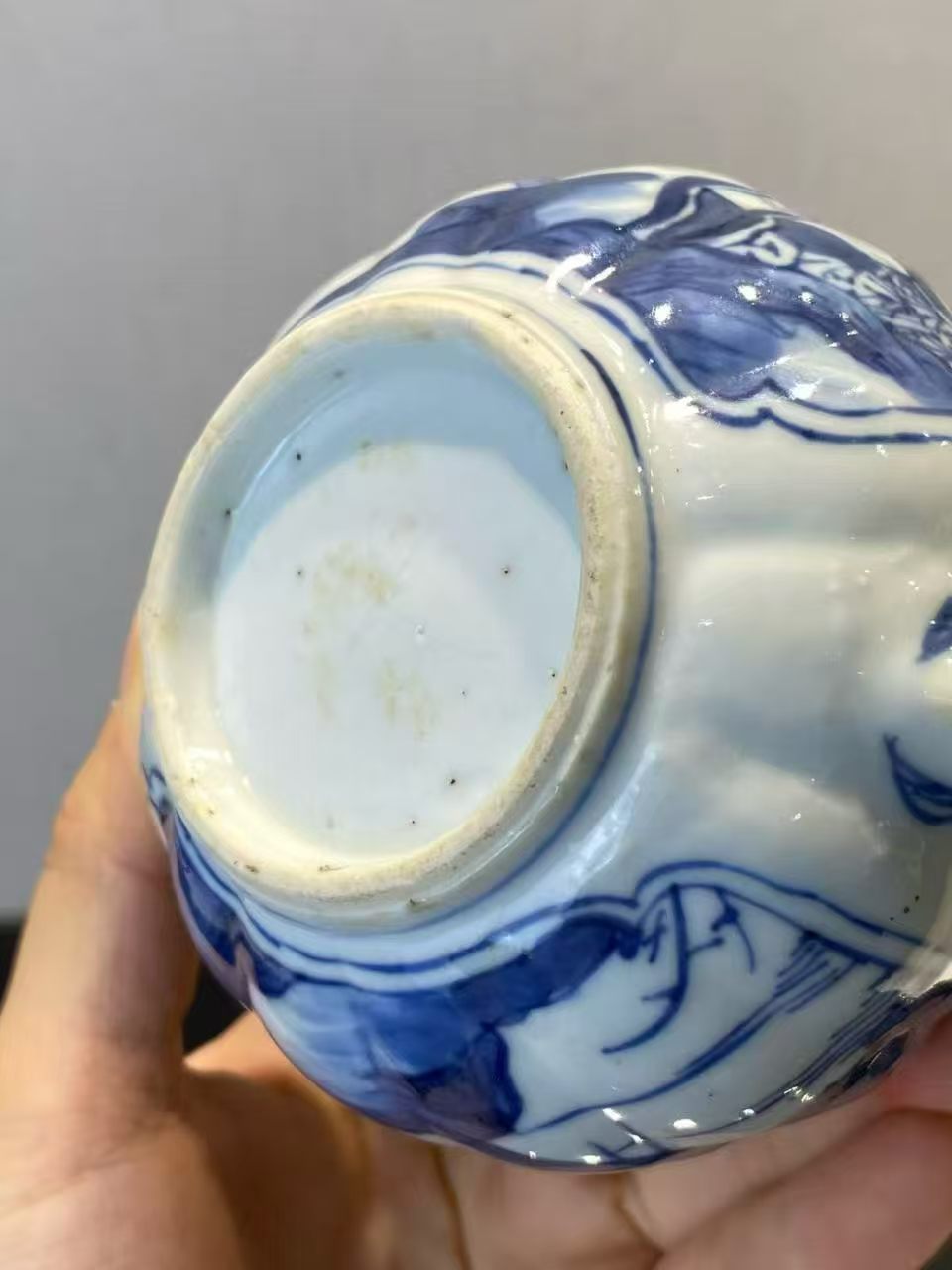 青花山水纹茶壶