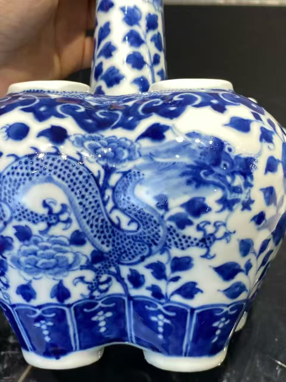 青花穿花龙纹六管花插