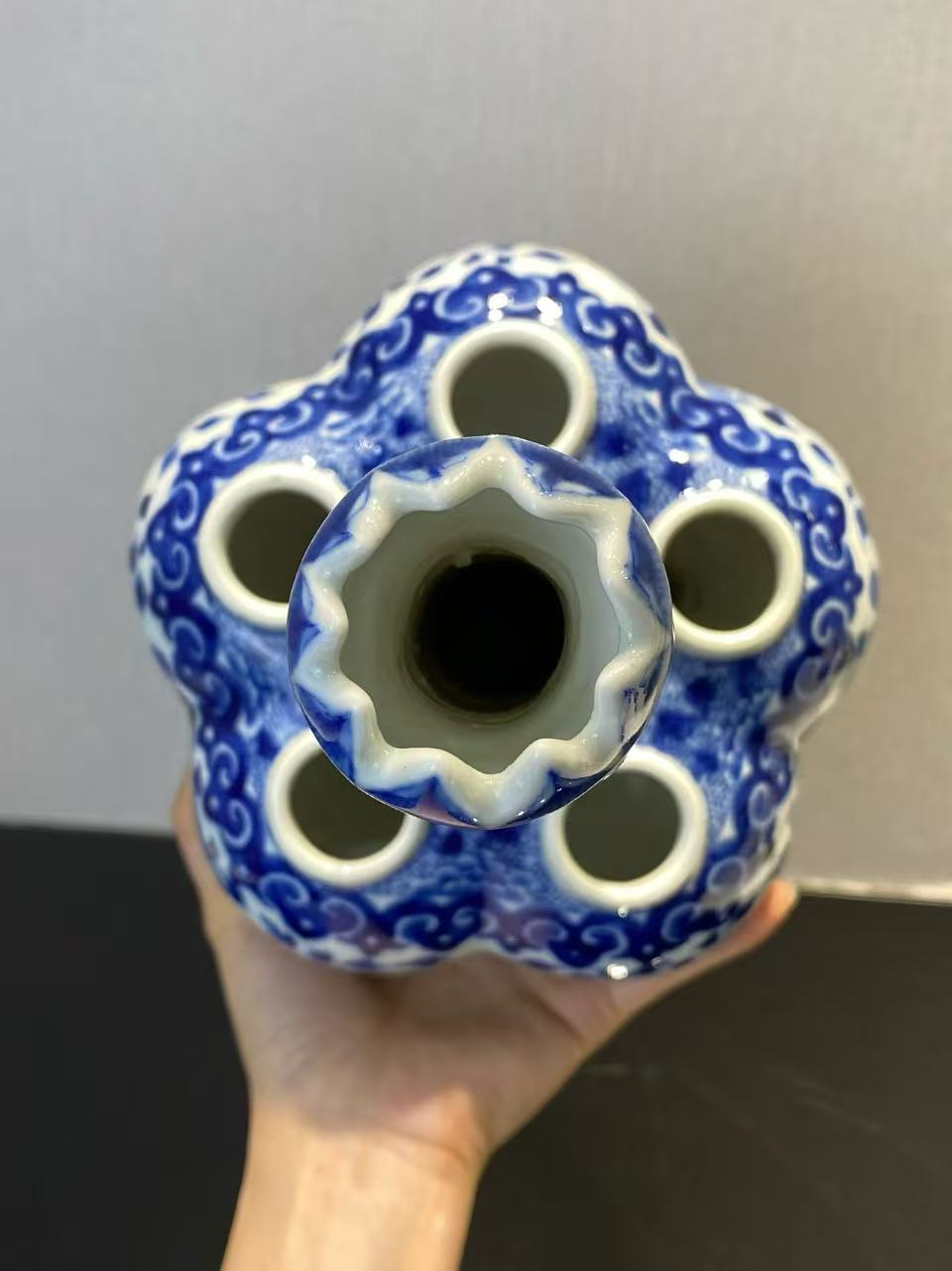 青花穿花龙纹六管花插