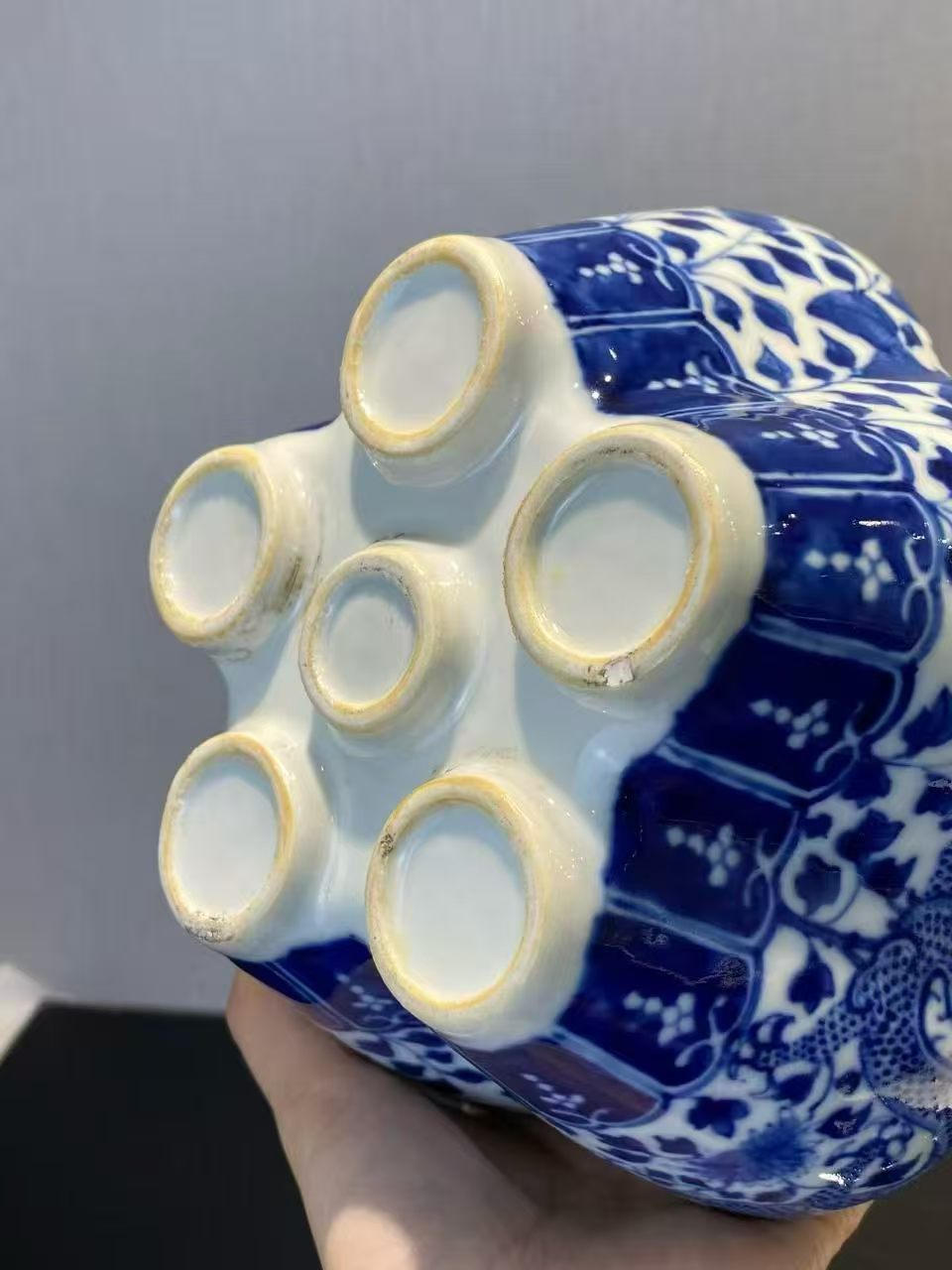 青花穿花龙纹六管花插