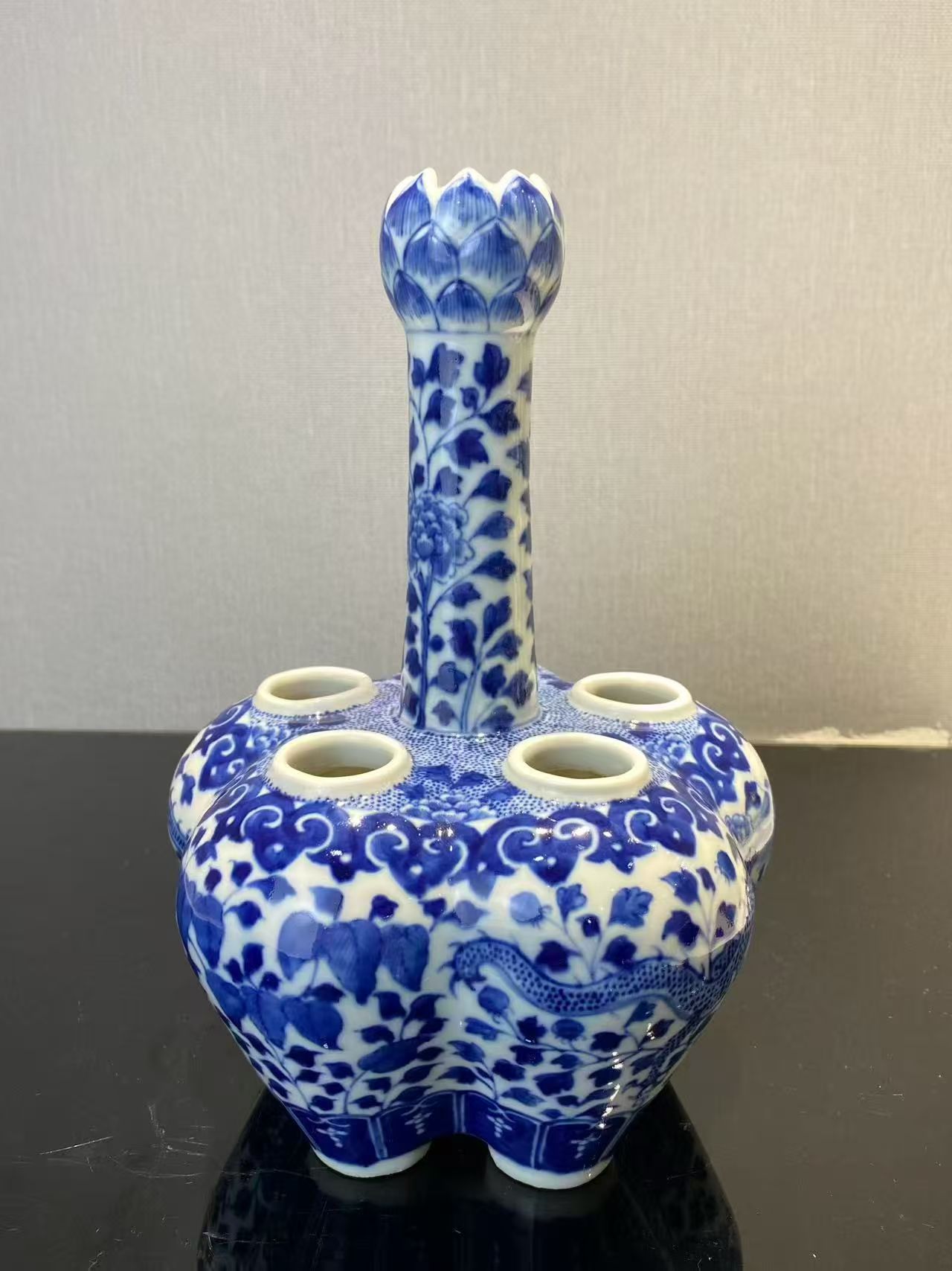 青花穿花龙纹六管花插