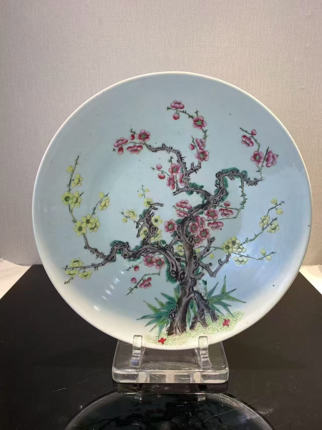 粉彩梅花纹大盘