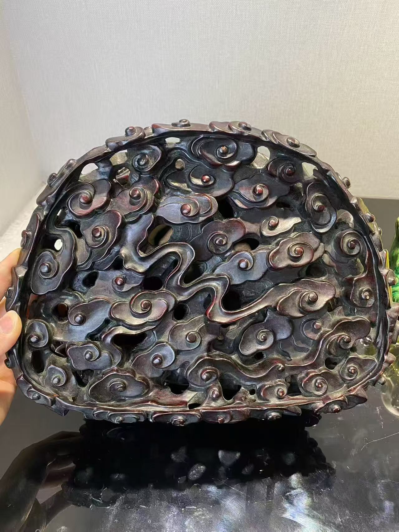 粉彩尼勒佛坐像（配木座）