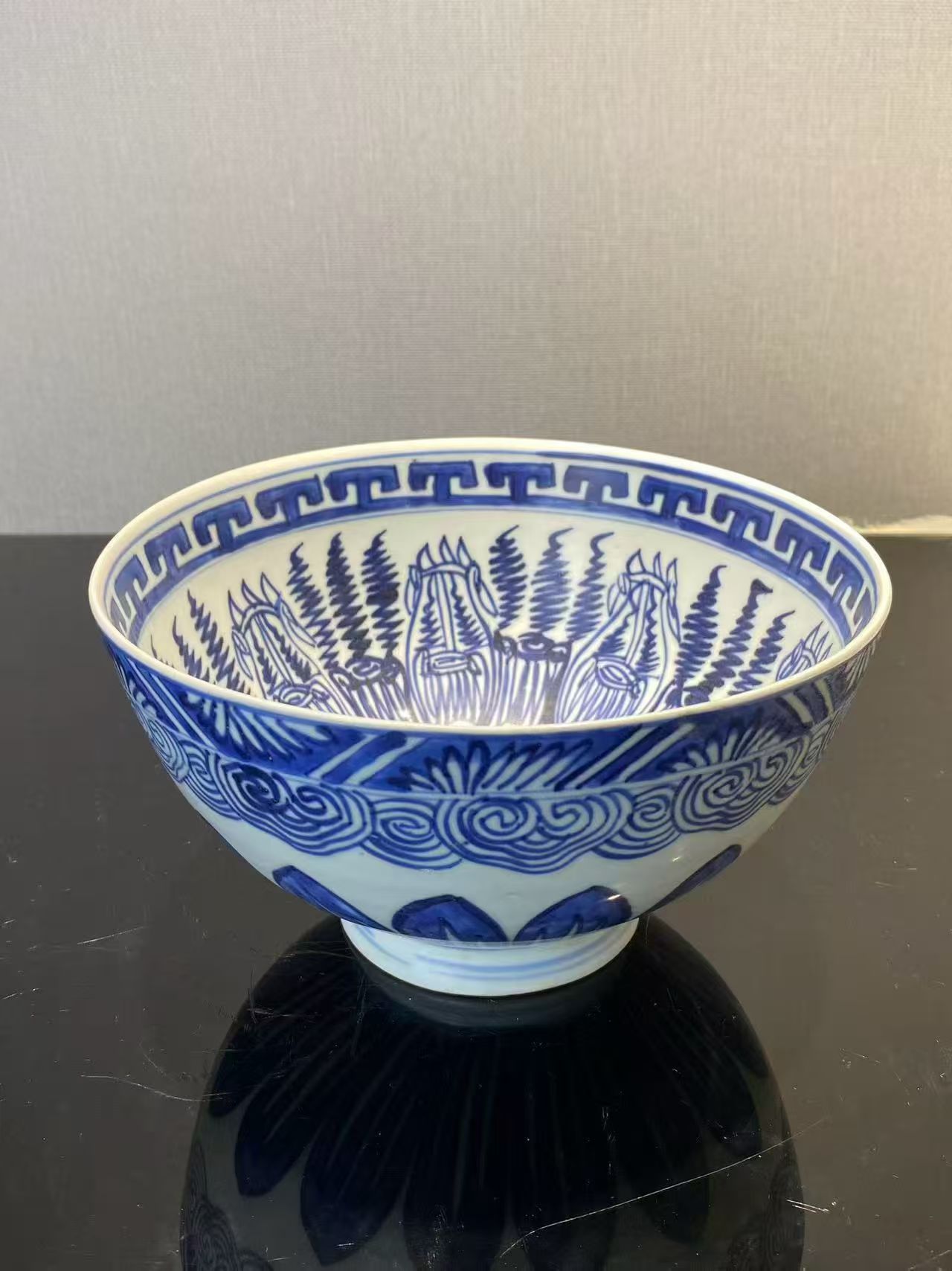 青花莲瓣纹鸡心碗