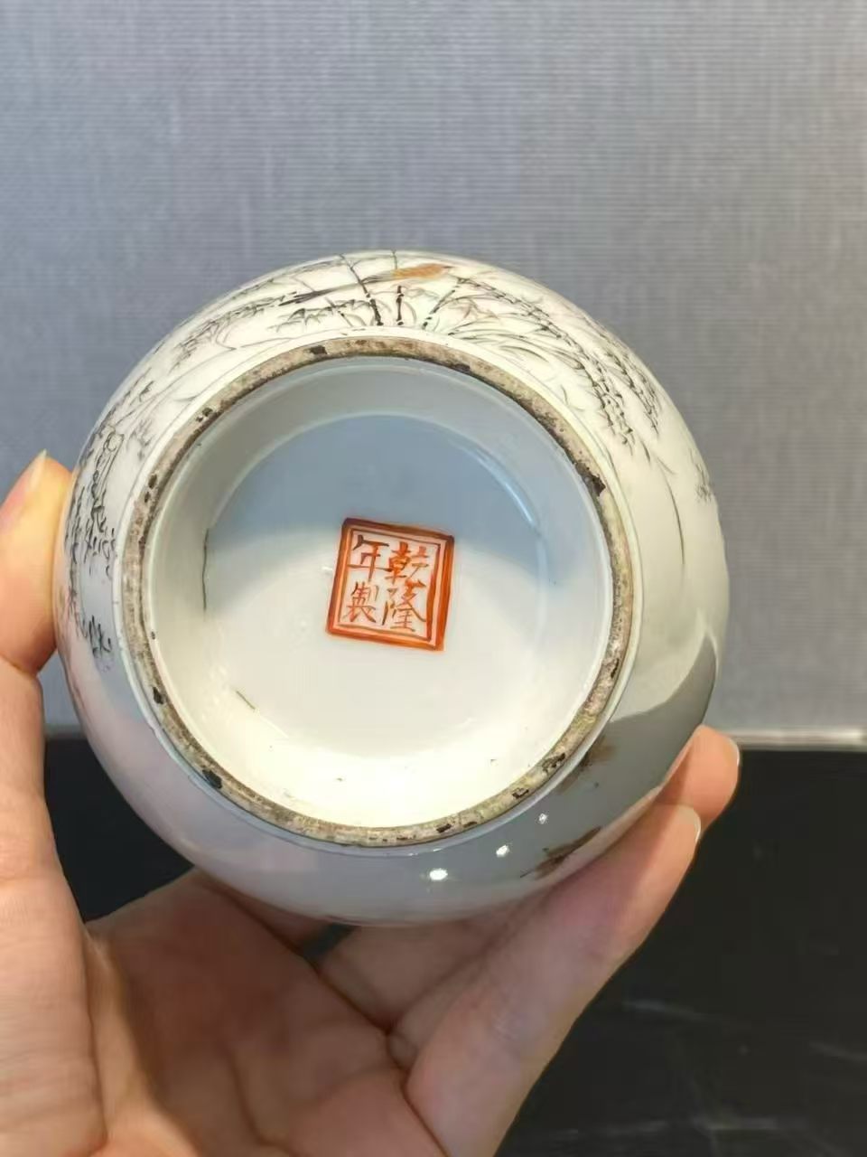 墨彩矾红竹林麻雀盆口瓶（带木座原装盒子） 款：乾隆年制