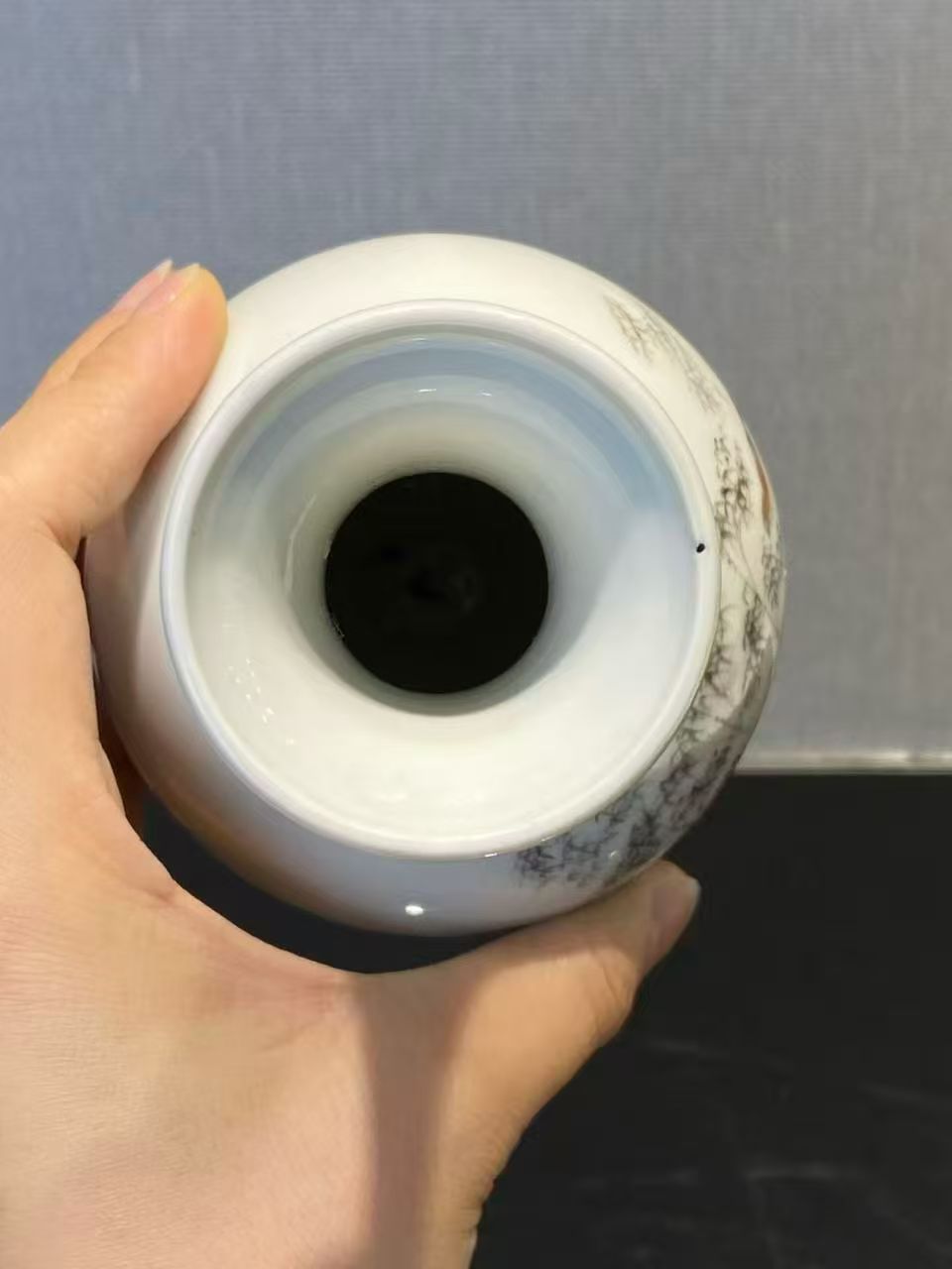 墨彩矾红竹林麻雀盆口瓶（带木座原装盒子） 款：乾隆年制