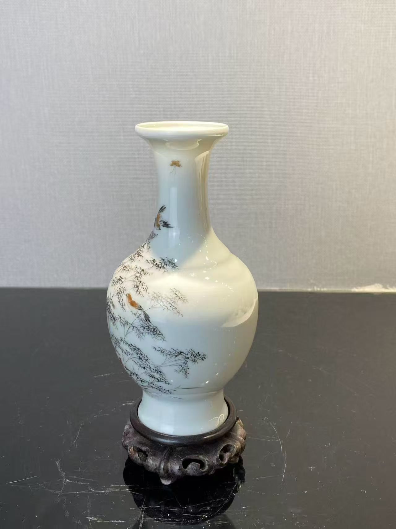 墨彩矾红竹林麻雀盆口瓶（带木座原装盒子） 款：乾隆年制