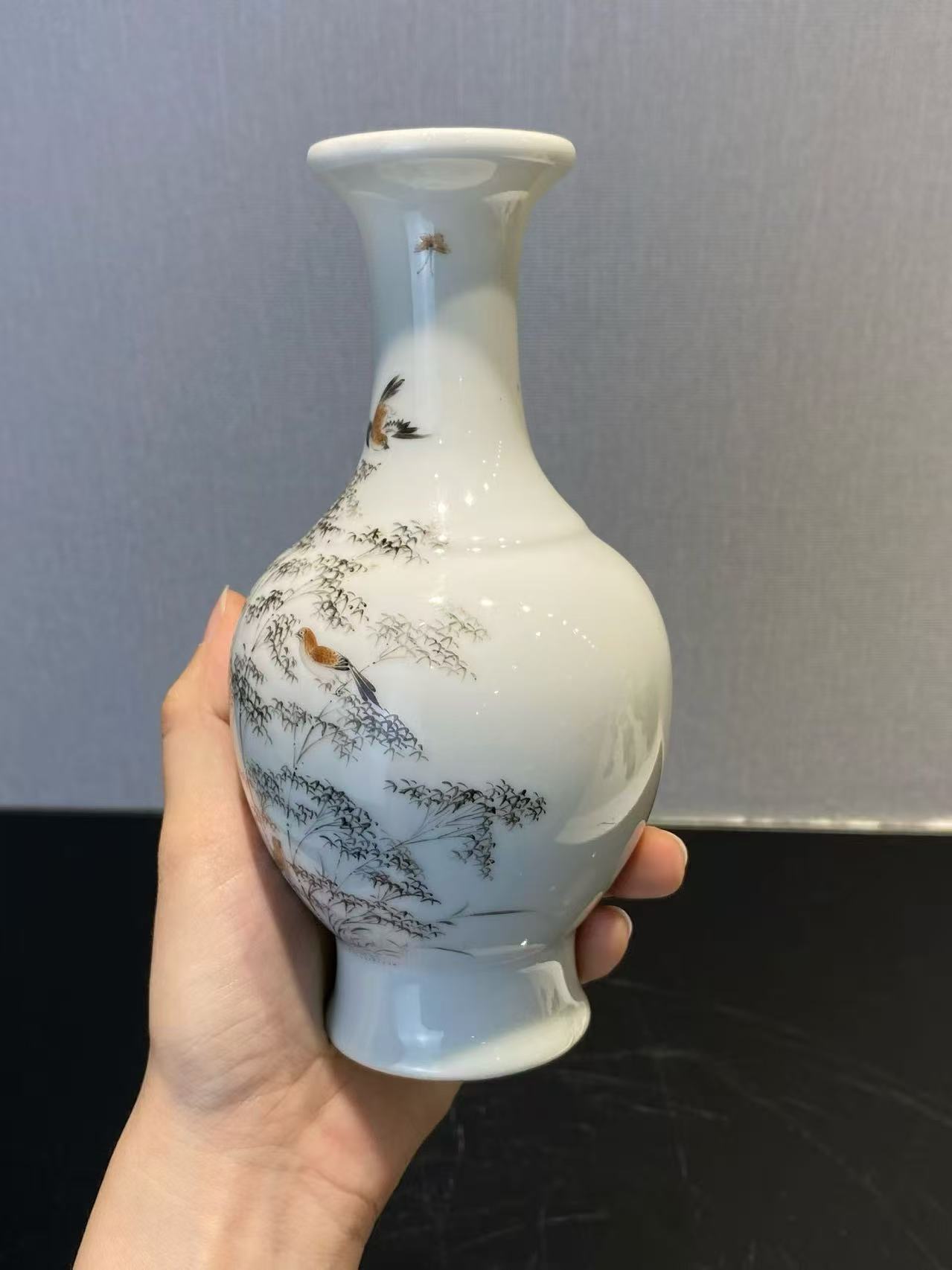 墨彩矾红竹林麻雀盆口瓶（带木座原装盒子） 款：乾隆年制