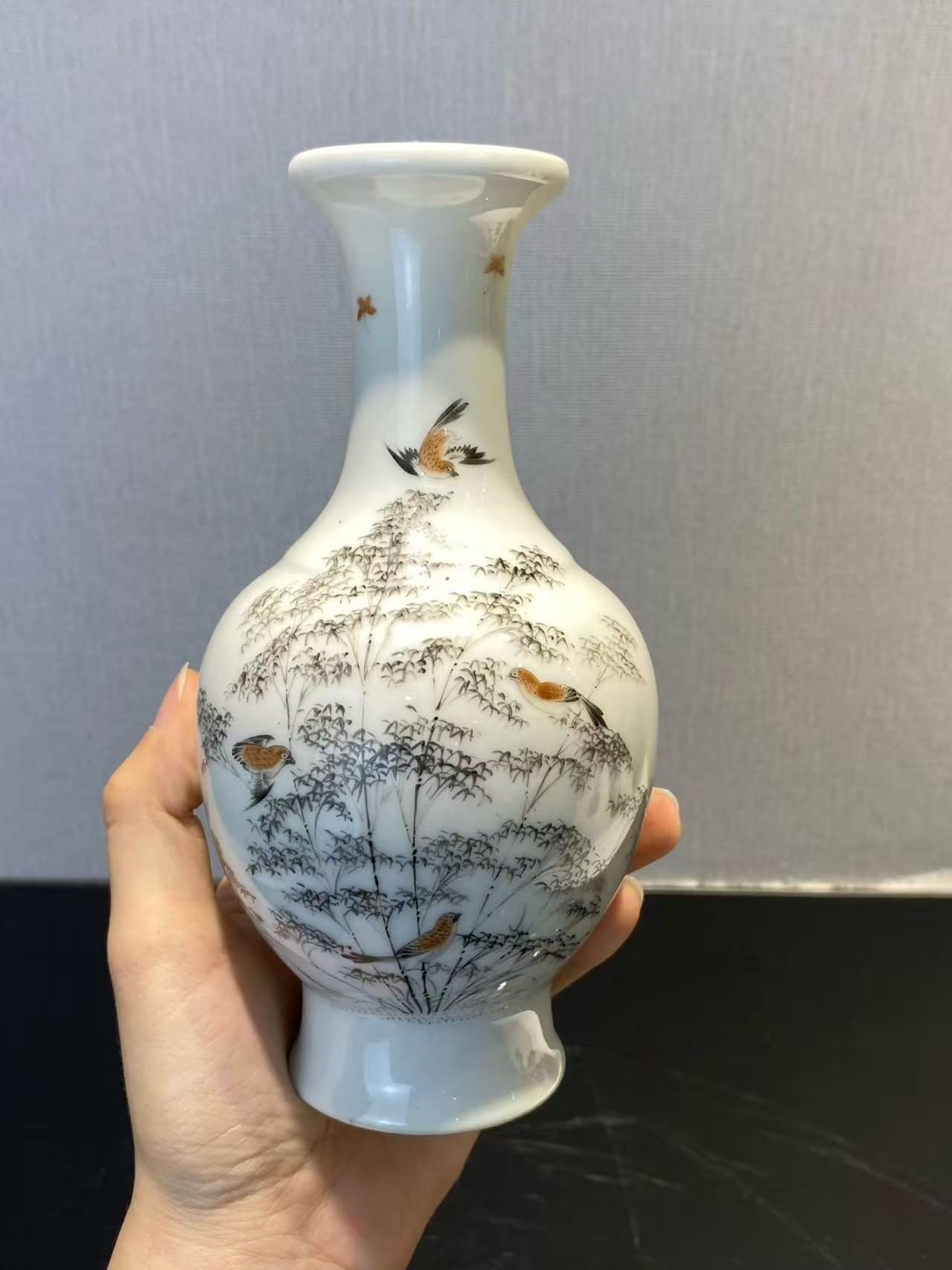 墨彩矾红竹林麻雀盆口瓶（带木座原装盒子） 款：乾隆年制