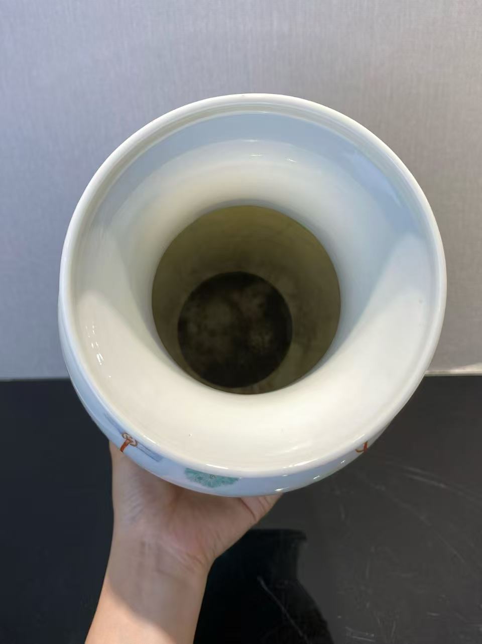 粉彩人物故事广口瓶