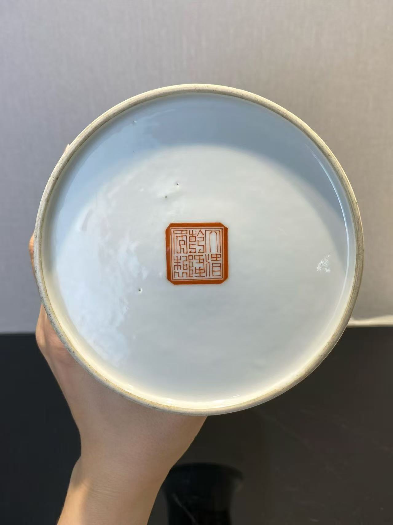 粉彩人物故事广口瓶