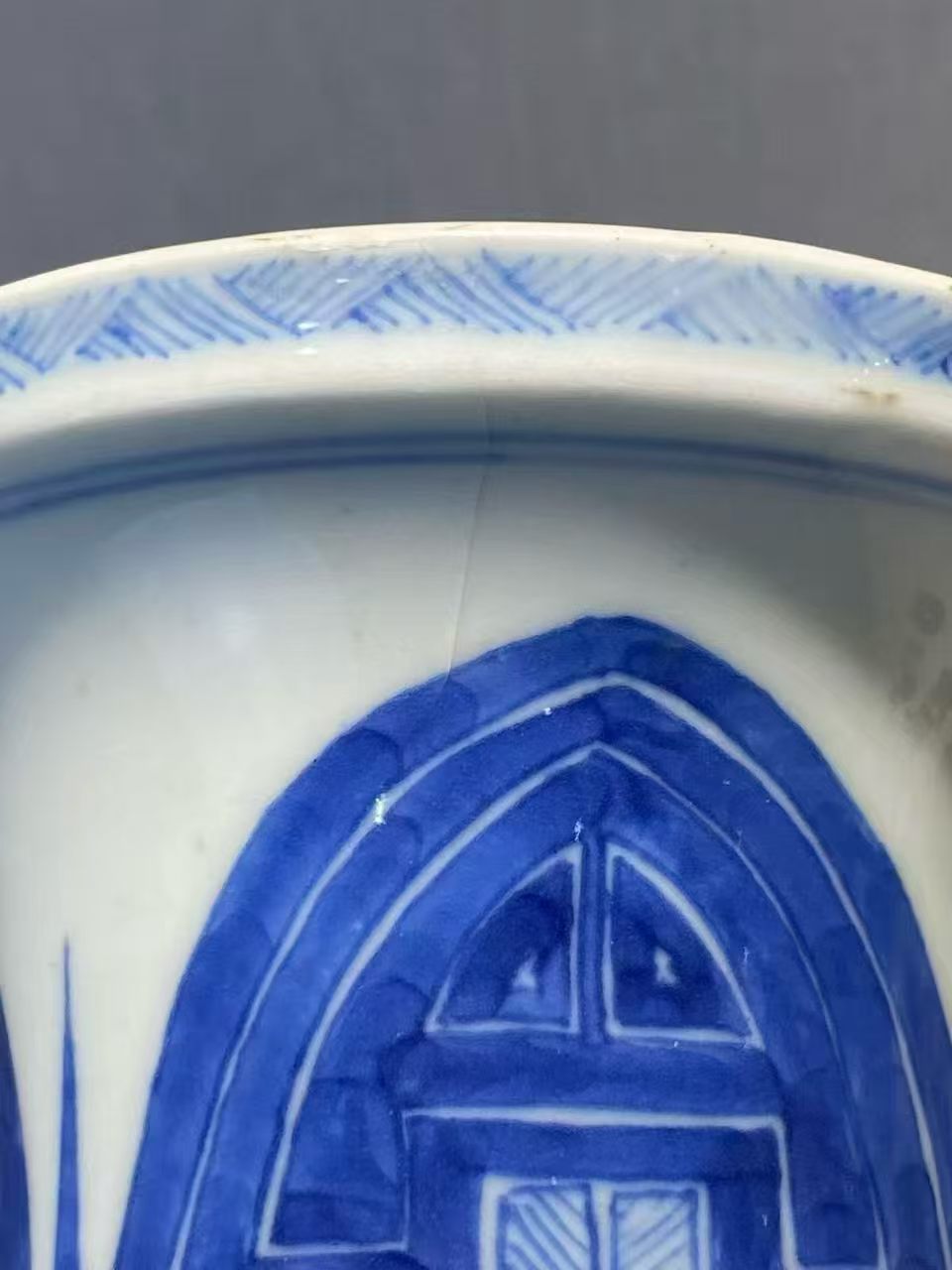 青花芭蕉叶纹花觚（带布座）