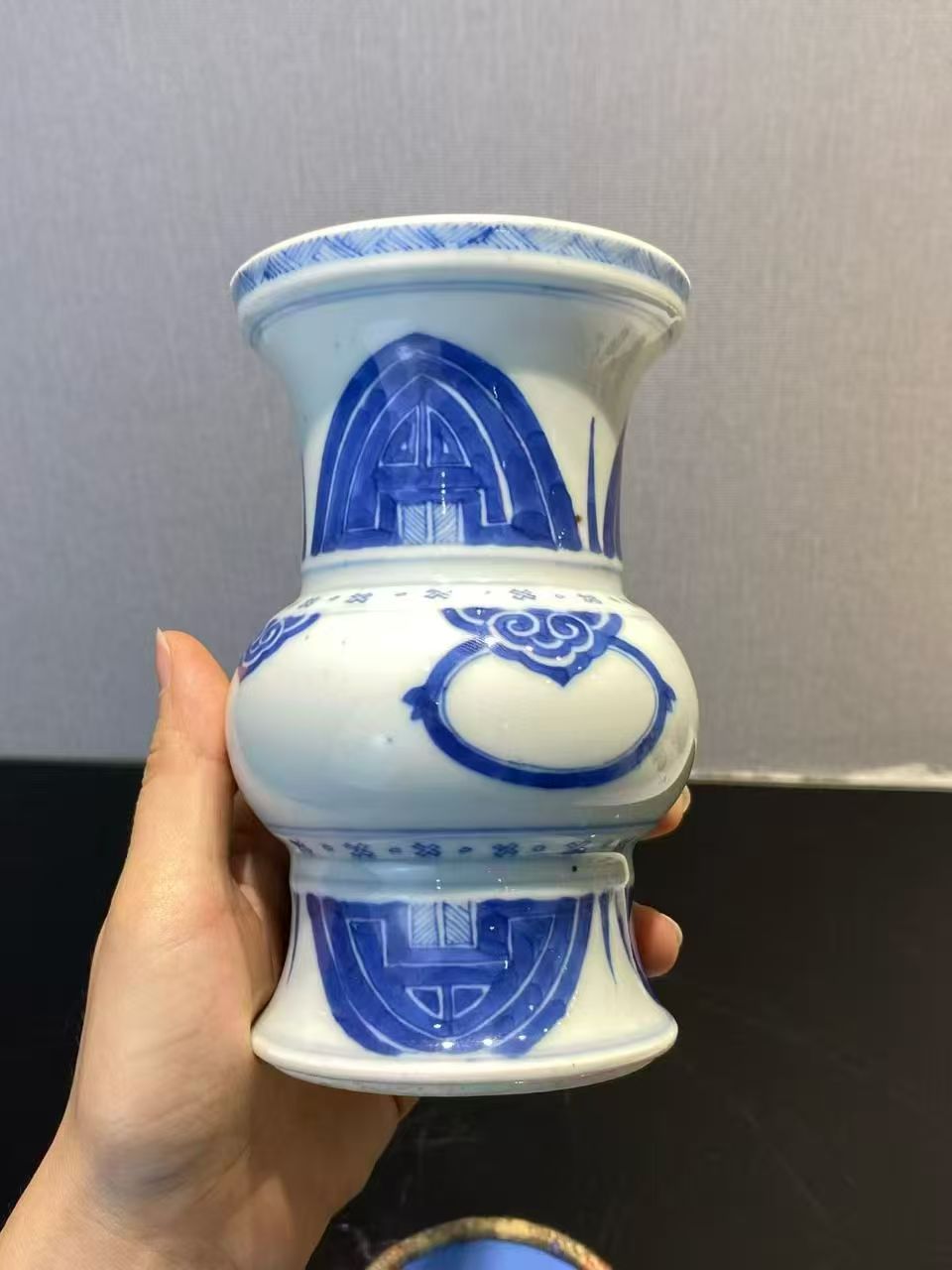 青花芭蕉叶纹花觚（带布座）