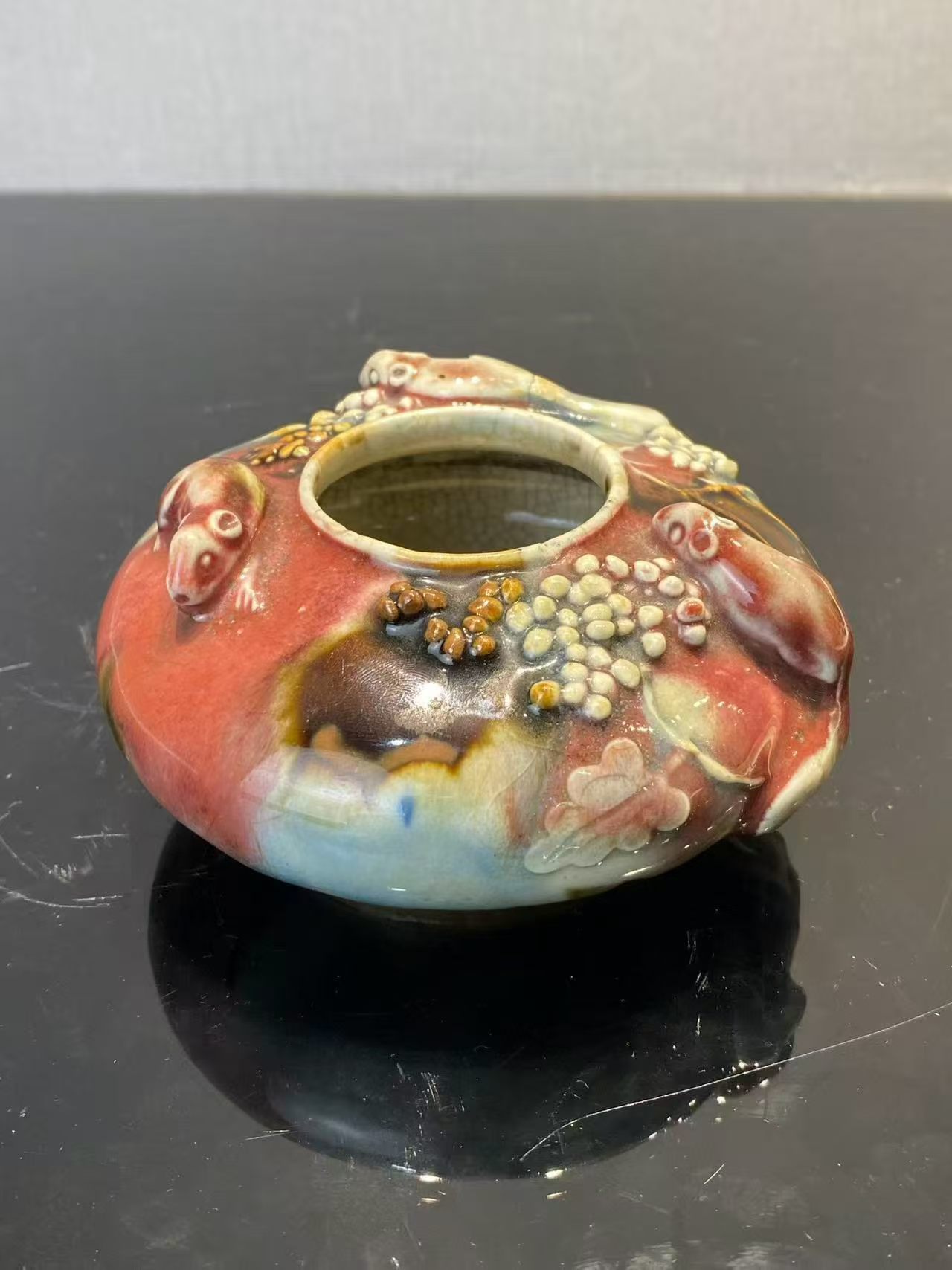 三羊开泰釉松鼠葡萄大水盂