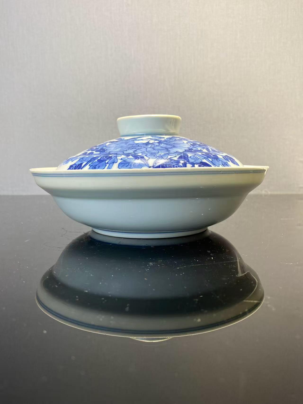 青花秋菊纹大盖碗