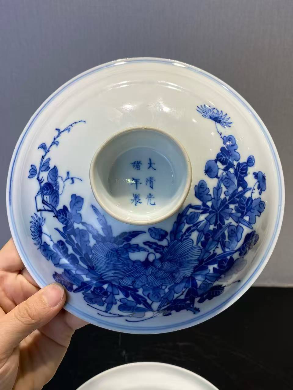 青花秋菊纹大盖碗