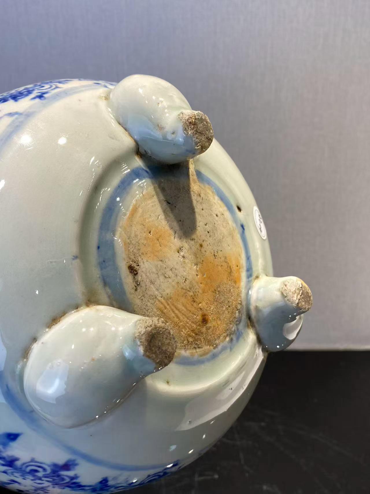 德化窑青花三足炉