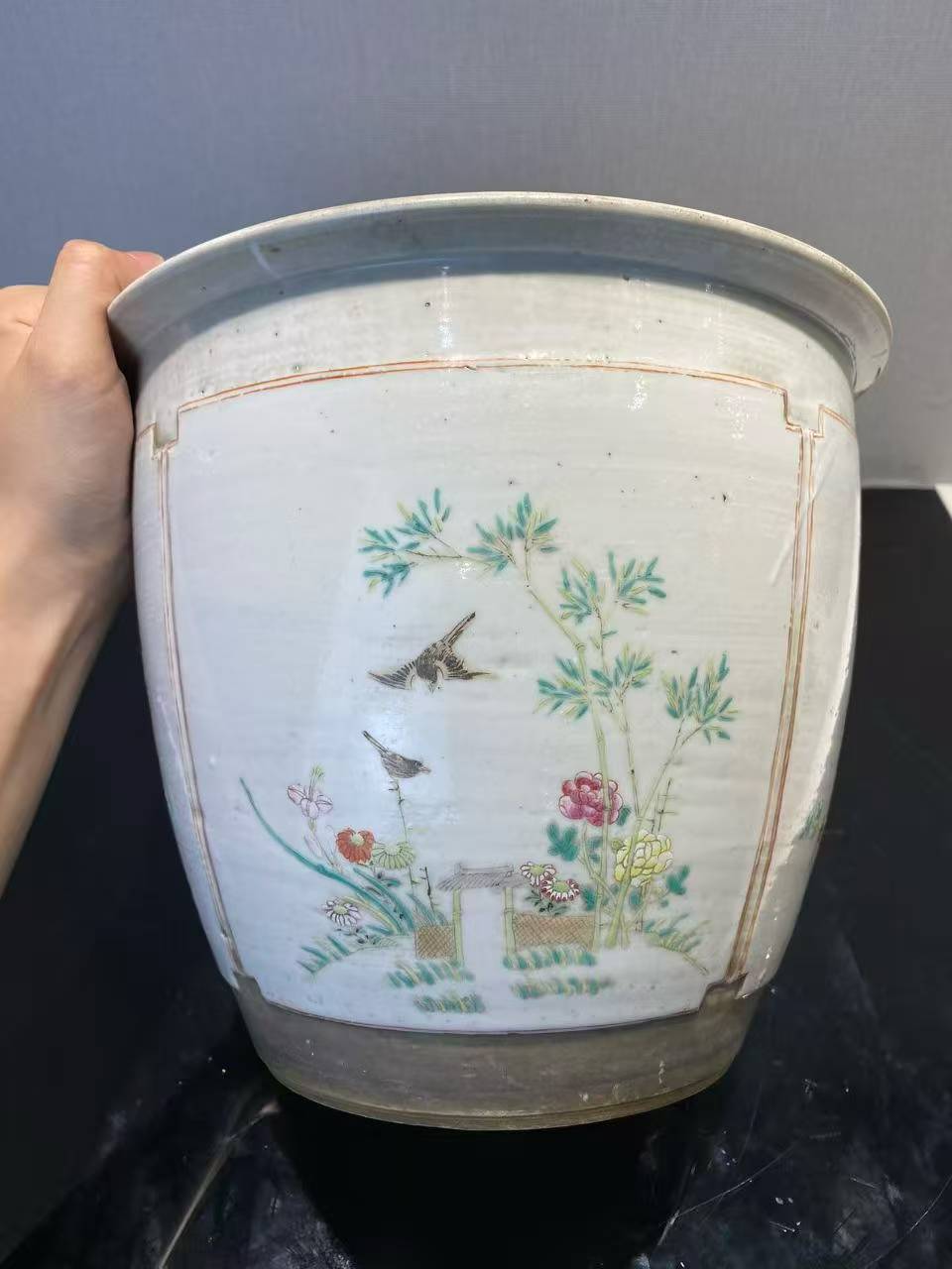 粉彩四季花鸟纹花盆