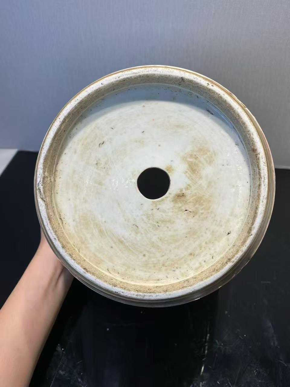 粉彩四季花鸟纹花盆