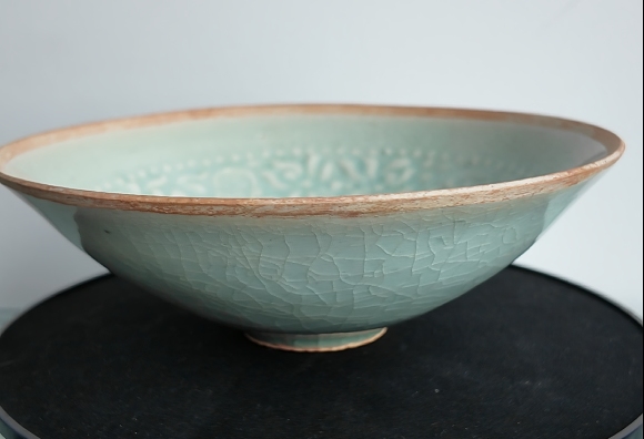 南宋影青刻花碗