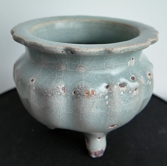 宋龙泉梅子青葬式炉
