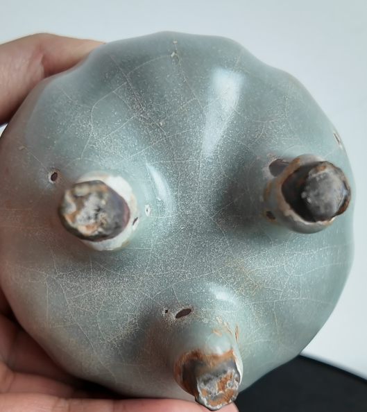 宋龙泉梅子青葬式炉