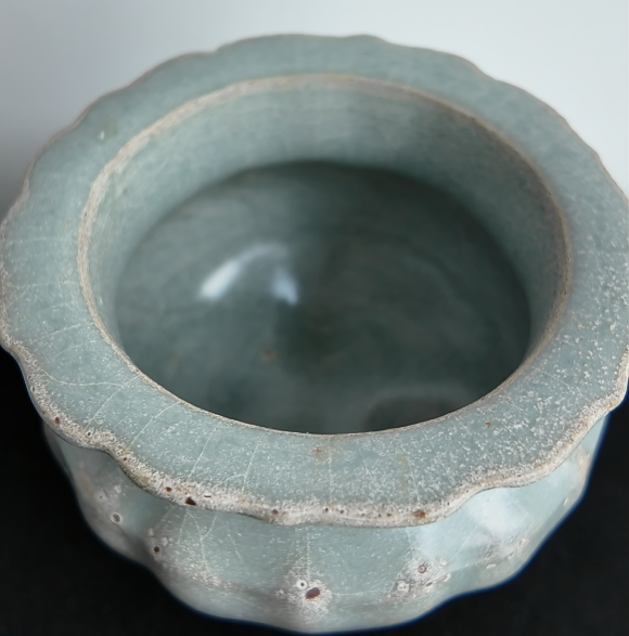 宋龙泉梅子青葬式炉