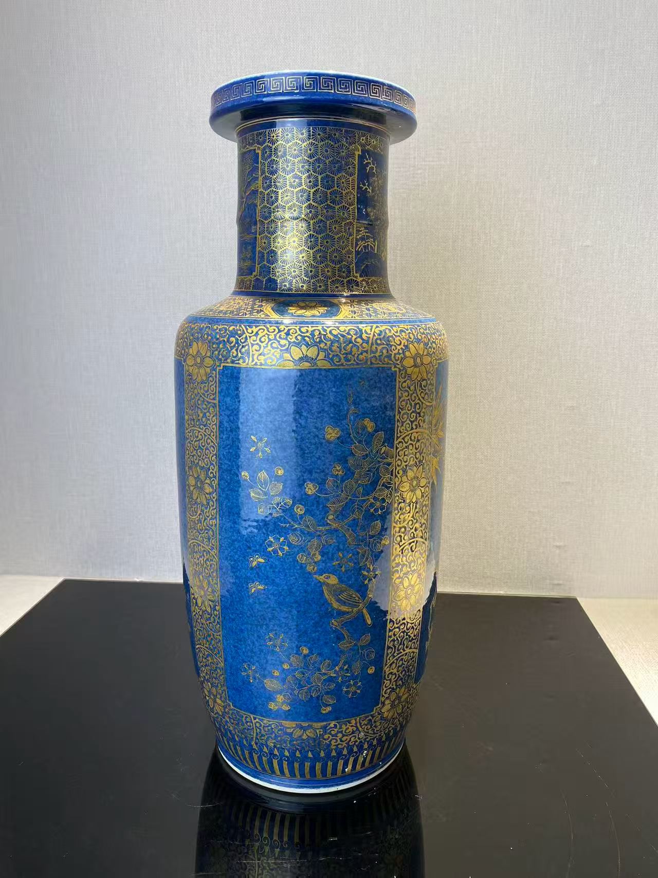 洒蓝地描金花鸟棒槌瓶