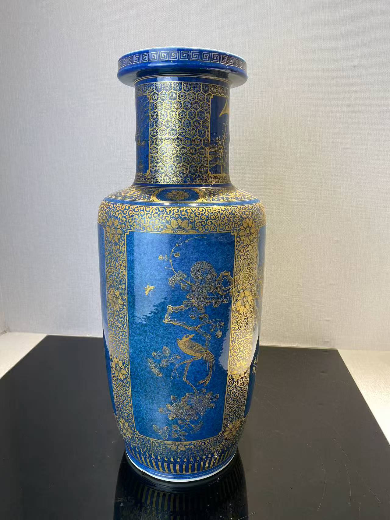 洒蓝地描金花鸟棒槌瓶