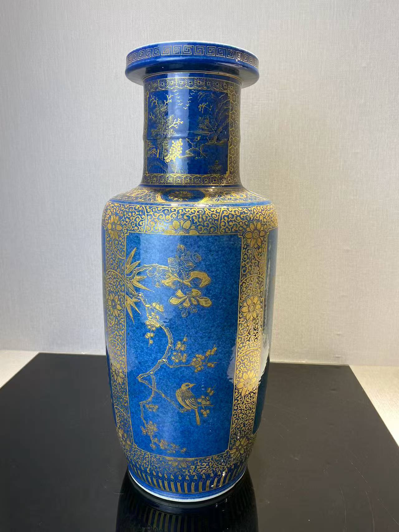 洒蓝地描金花鸟棒槌瓶