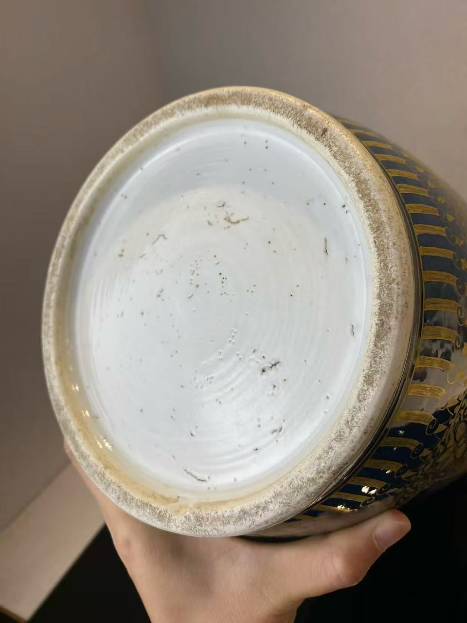 洒蓝地描金花鸟棒槌瓶