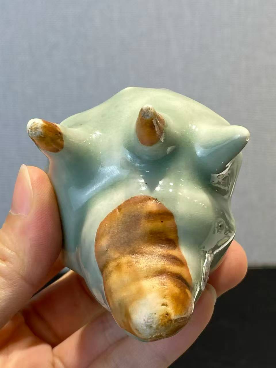 粉青釉螺形水盂